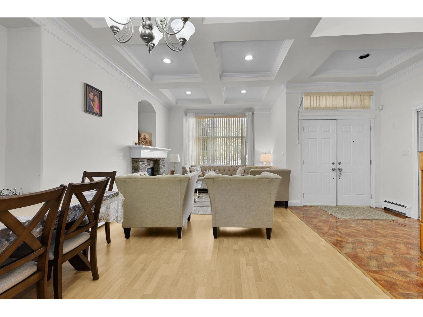 12898 68 Avenue, Surrey, British Columbia  V3W 7C2 - Photo 4 - R3077707