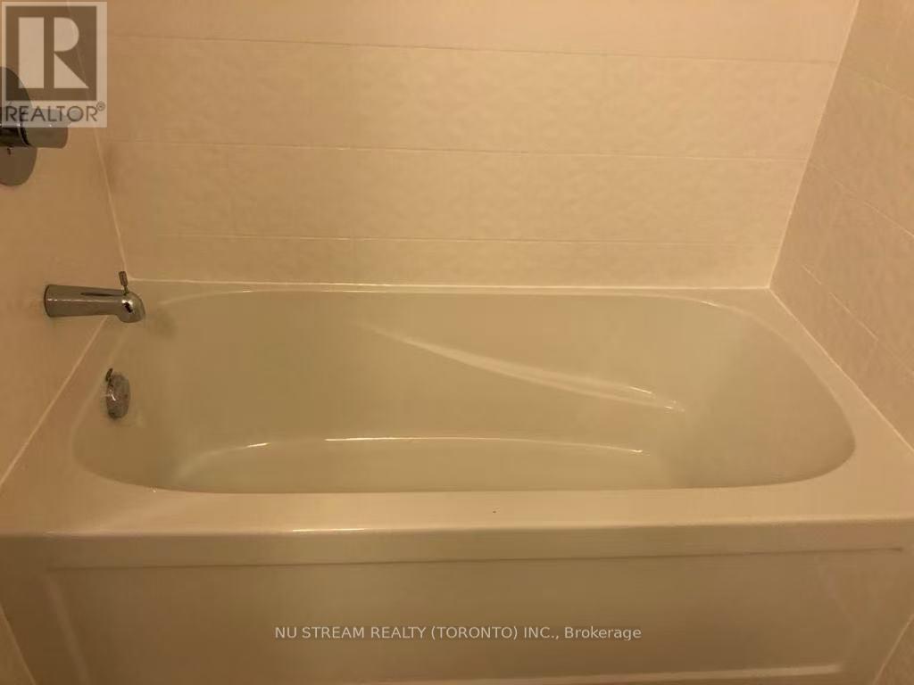 2703 - 2 Sonic Way, Toronto, Ontario  M3C 0P2 - Photo 9 - C12683390