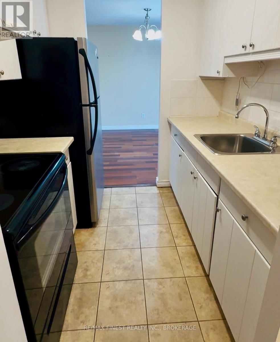 212 - 17 Eldon Hall Place, Kingston, Ontario  K7M 7H5 - Photo 5 - X12683762