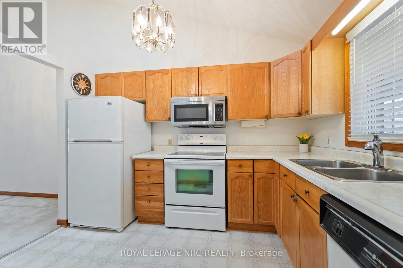 4115 Apple Blossom Lane, Lincoln, Ontario  L0R 2C0 - Photo 10 - X12683736