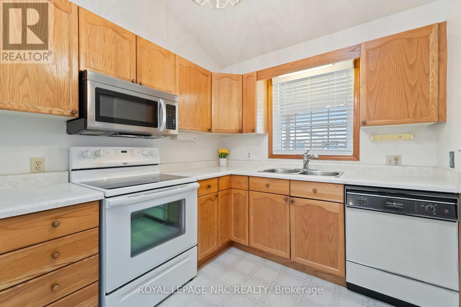 4115 Apple Blossom Lane, Lincoln, Ontario  L0R 2C0 - Photo 9 - X12683736