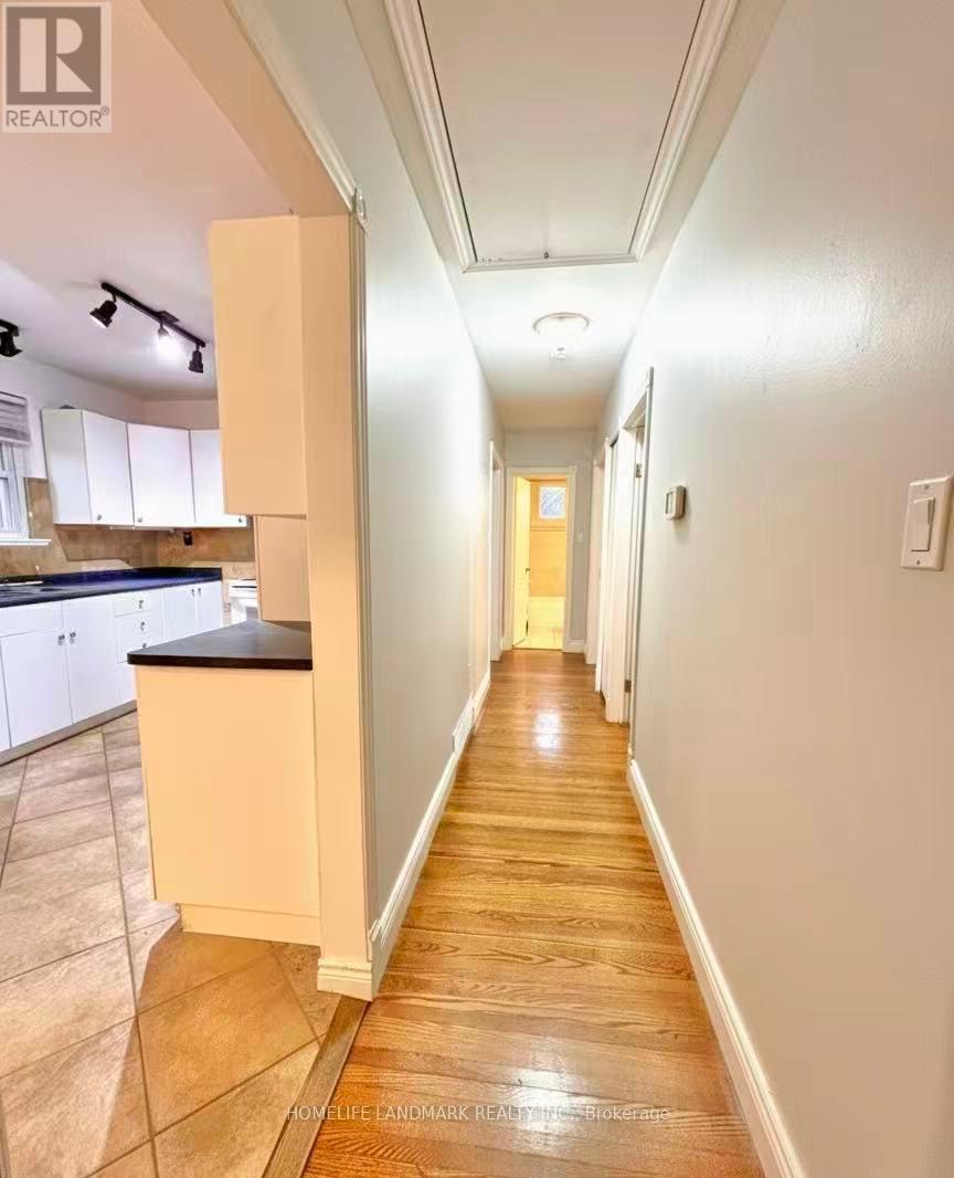 727 Hewson Drive, Pickering, Ontario  L1W 1T6 - Photo 4 - E12506566