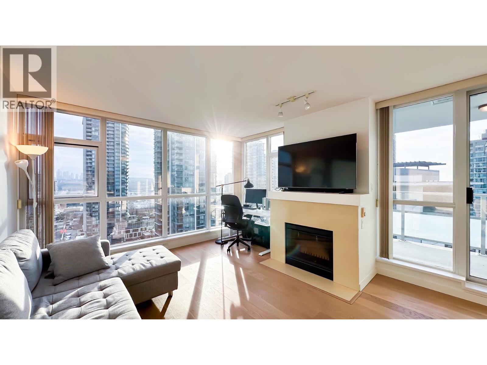 1705 4400 BUCHANAN STREET, Burnaby, British Columbia