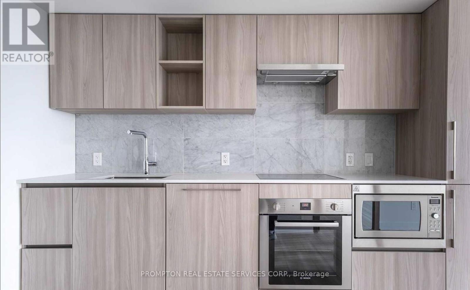 3016 - 17 Bathurst Street, Toronto, Ontario  M5V 0N1 - Photo 1 - C12683766