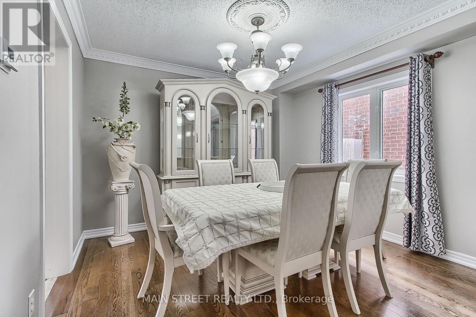 46 Silverstone Crescent, Georgina, Ontario  L4P 4A4 - Photo 12 - N12683738