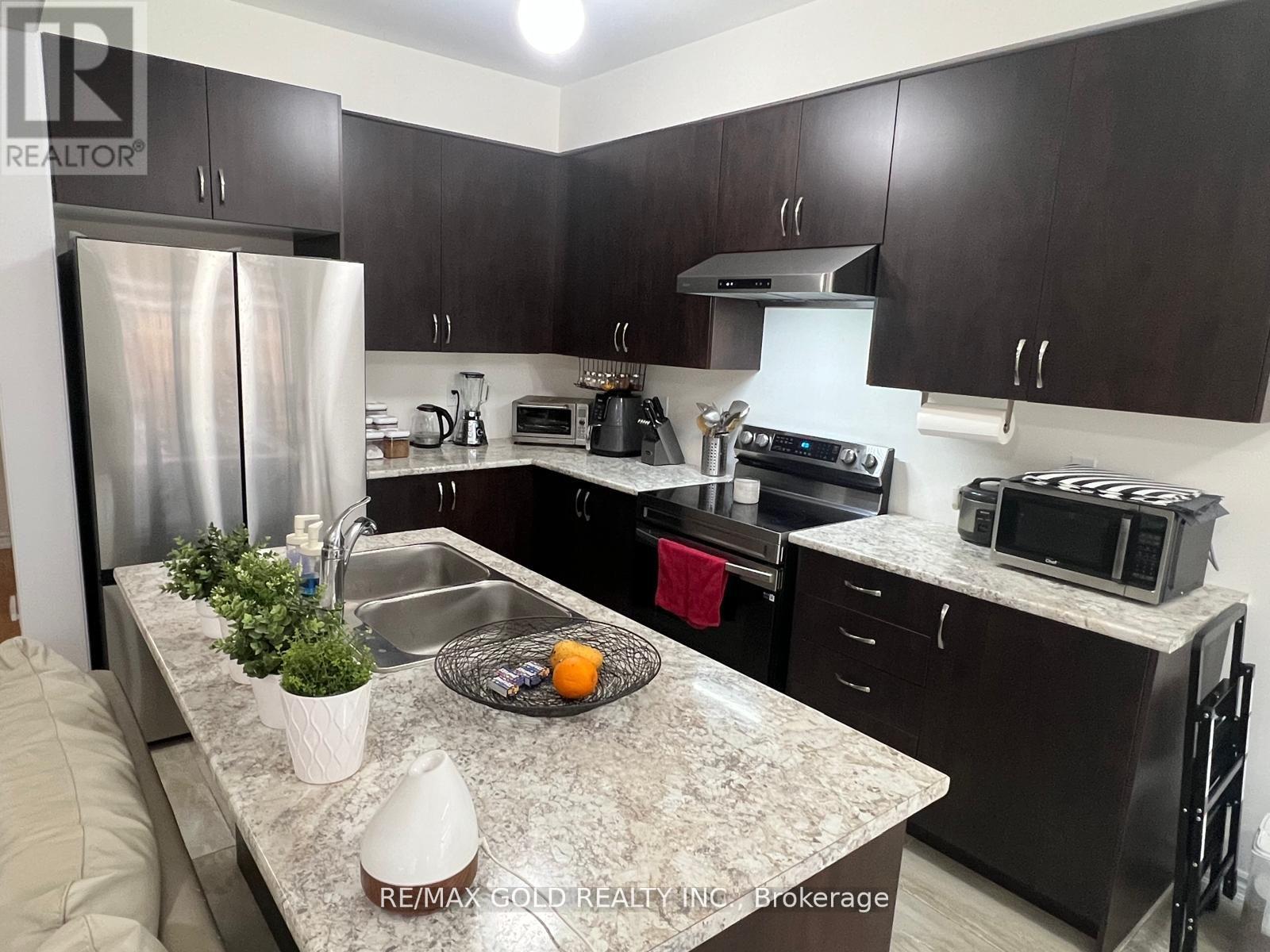 31 Tamworth Terrace, Barrie, Ontario  L9J 0W5 - Photo 6 - S12683780