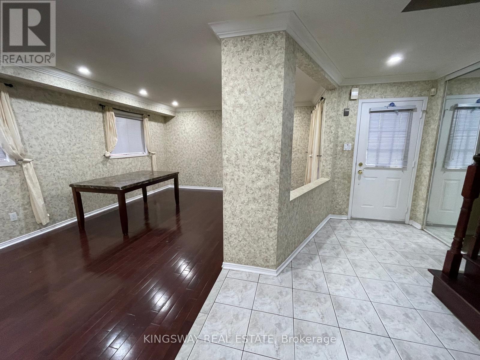 1267 Bantham St Street, Mississauga, Ontario  L5V 1P7 - Photo 13 - W12683740