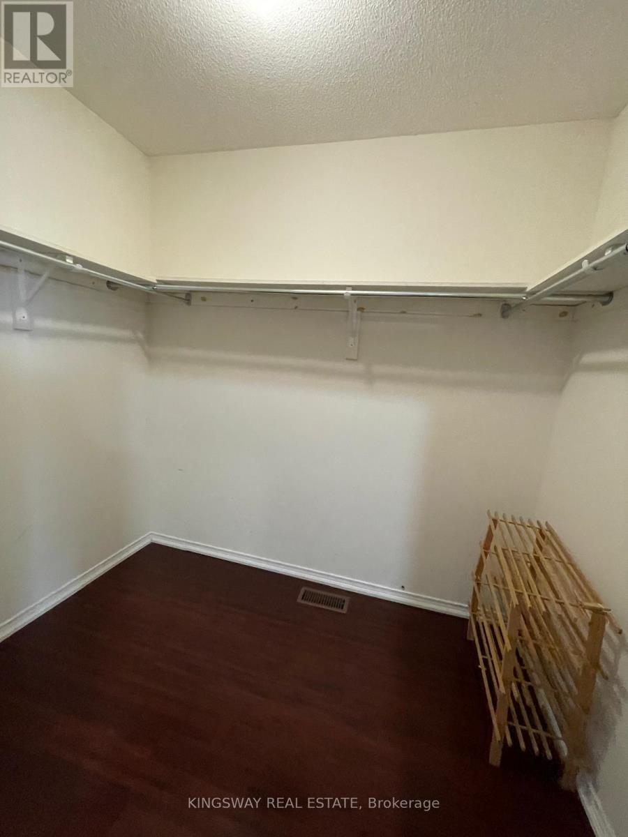 1267 Bantham St Street, Mississauga, Ontario  L5V 1P7 - Photo 16 - W12683740