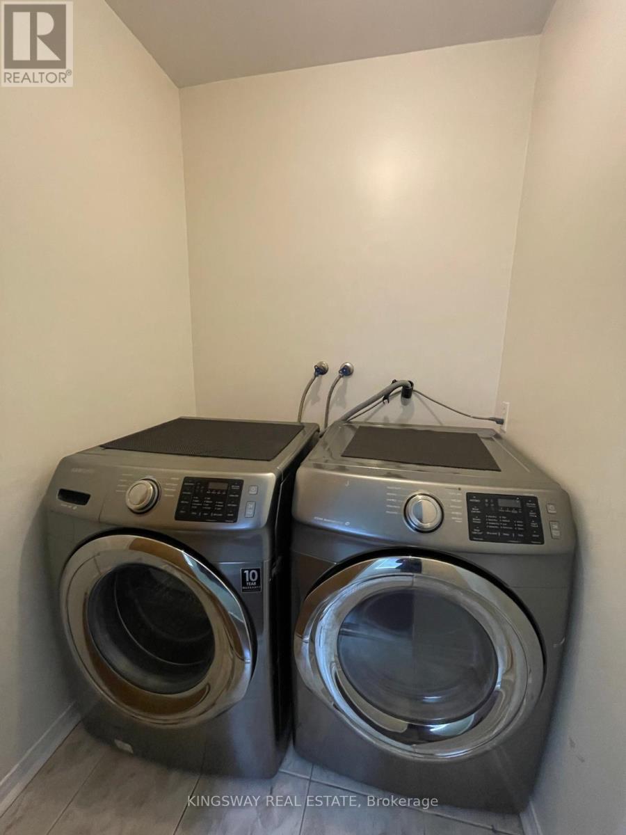 1267 Bantham St Street, Mississauga, Ontario  L5V 1P7 - Photo 19 - W12683740