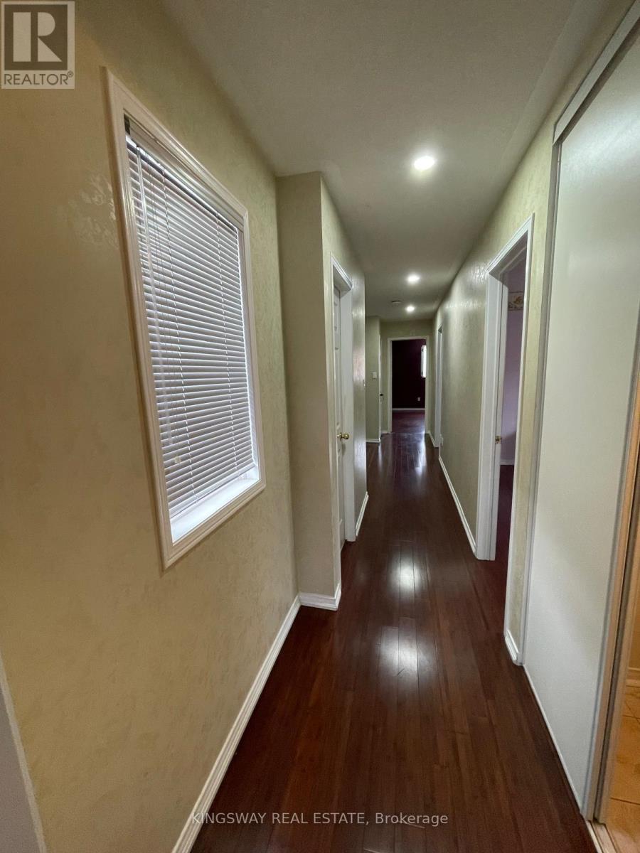 1267 Bantham St Street, Mississauga, Ontario  L5V 1P7 - Photo 21 - W12683740