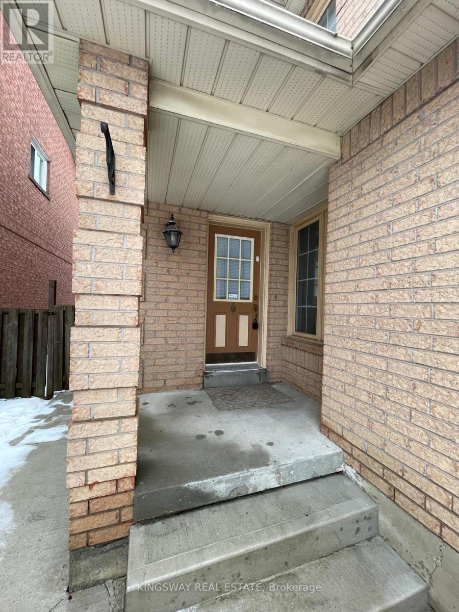 1267 Bantham St Street, Mississauga, Ontario  L5V 1P7 - Photo 4 - W12683740