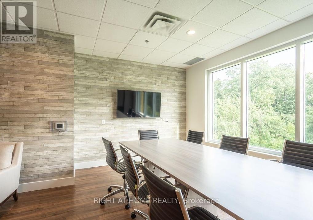 101 - 3475 Rebecca Street, Oakville, Ontario  L6L 0H3 - Photo 14 - W12683764