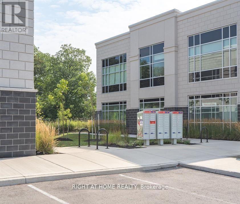 101 - 3475 Rebecca Street, Oakville, Ontario  L6L 0H3 - Photo 5 - W12683764