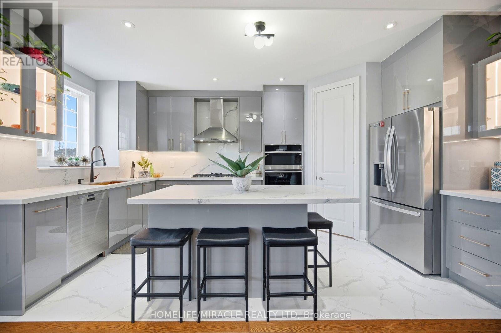 162 Coastline Drive, Brampton, Ontario  L6Y 0S2 - Photo 11 - W12683776