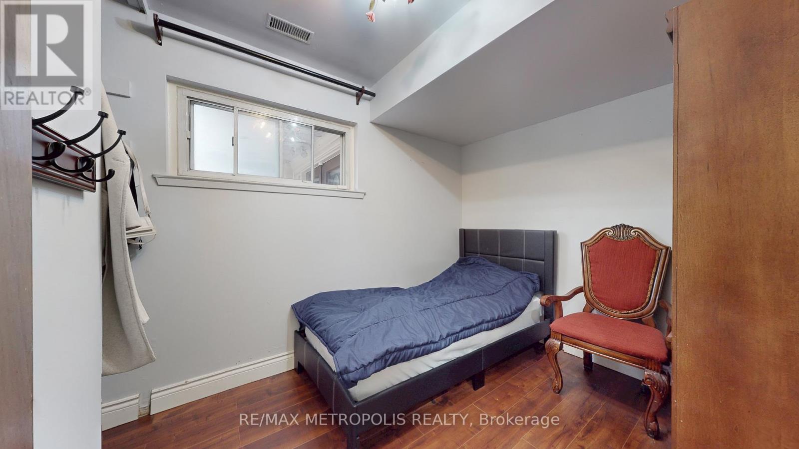 11 Conamore Crescent, Toronto, Ontario  M3J 1H2 - Photo 16 - W12683782