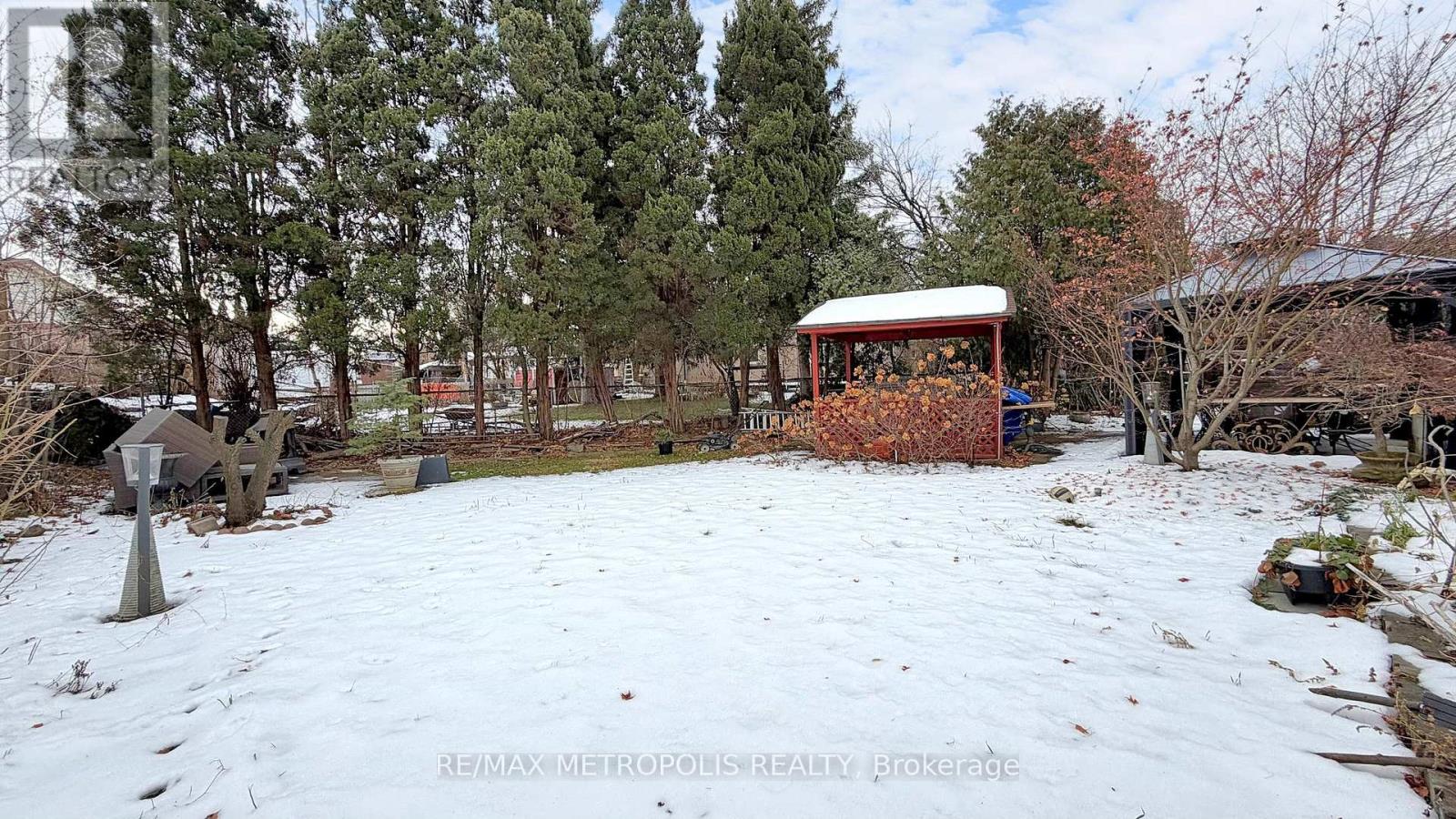 11 Conamore Crescent, Toronto, Ontario  M3J 1H2 - Photo 21 - W12683782