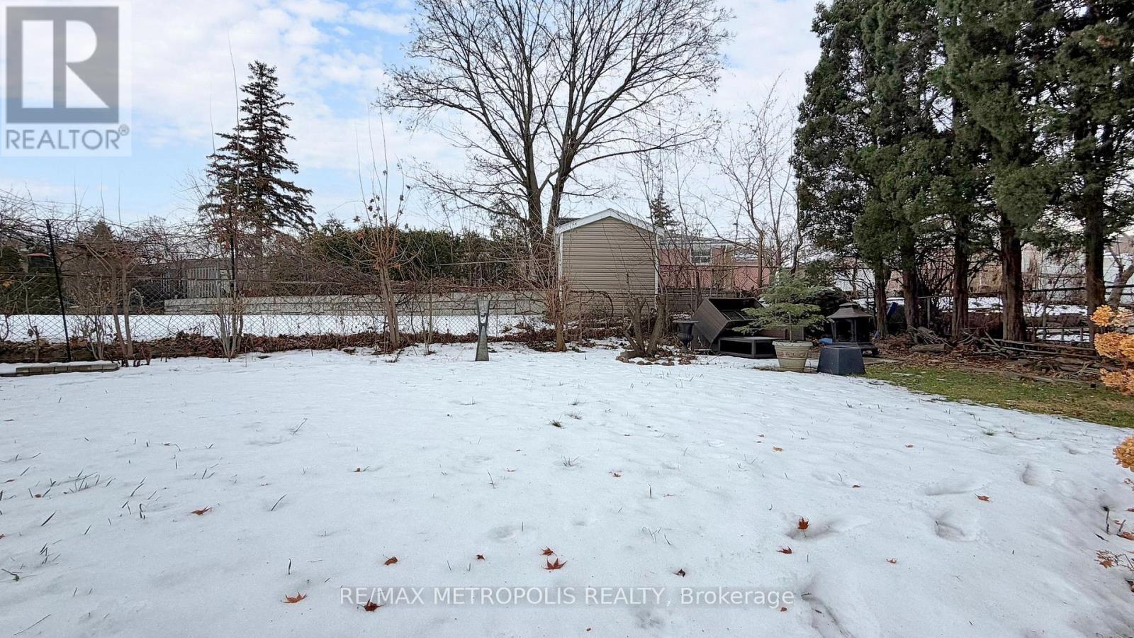 11 Conamore Crescent, Toronto, Ontario  M3J 1H2 - Photo 22 - W12683782