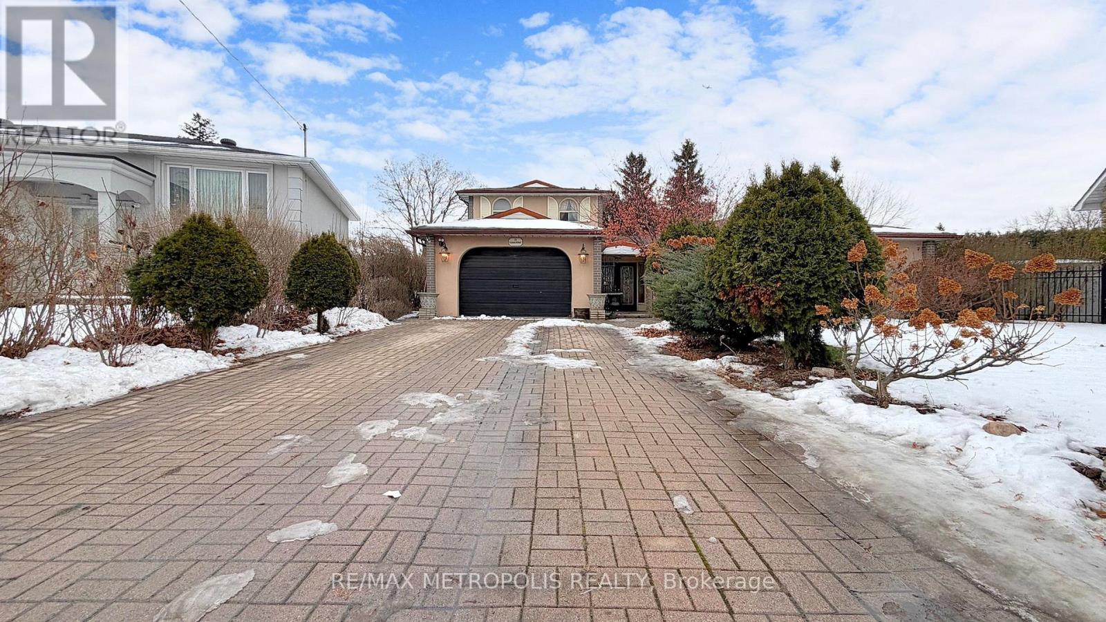 11 Conamore Crescent, Toronto, Ontario  M3J 1H2 - Photo 24 - W12683782