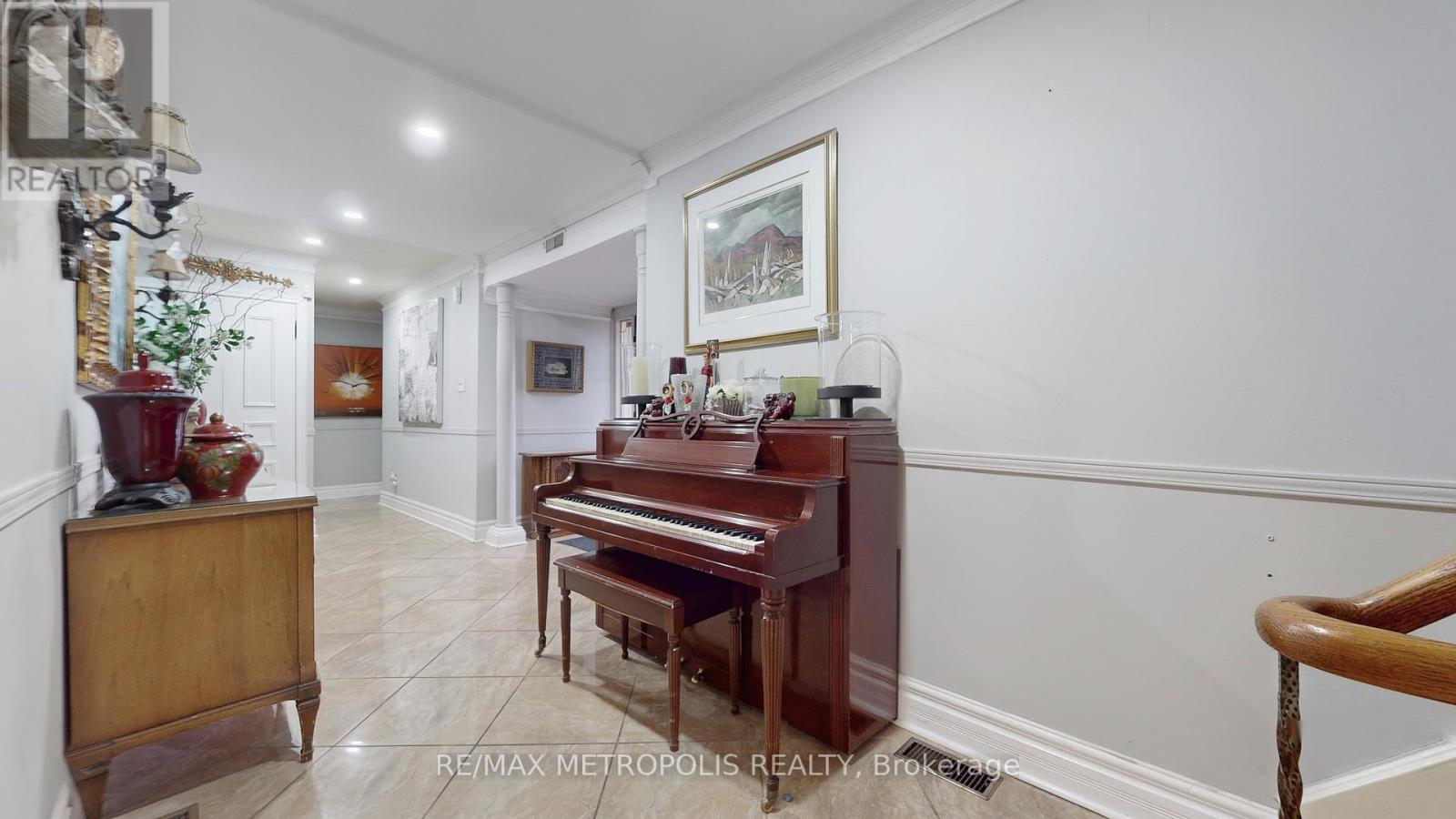 11 Conamore Crescent, Toronto, Ontario  M3J 1H2 - Photo 34 - W12683782