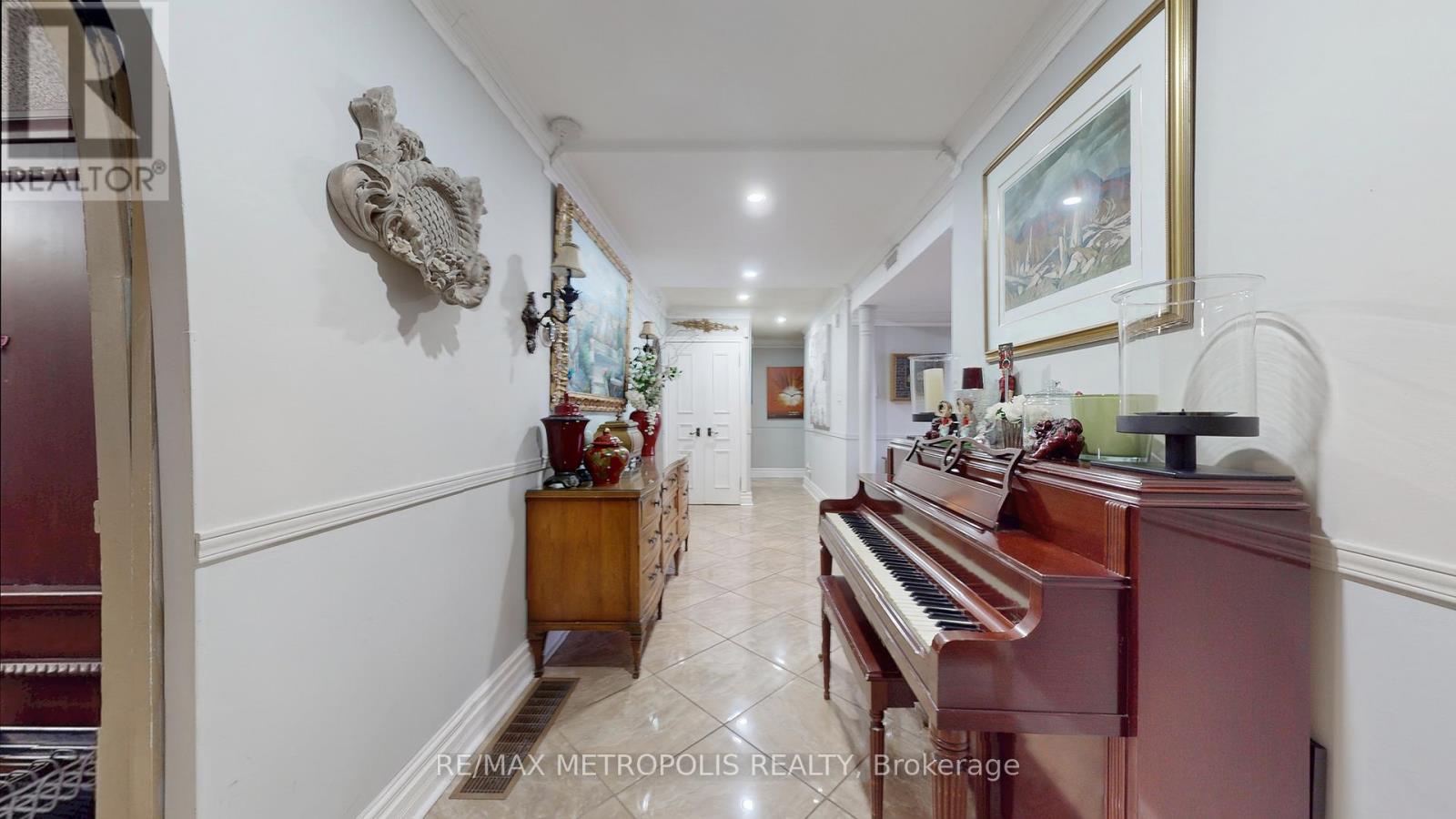 11 Conamore Crescent, Toronto, Ontario  M3J 1H2 - Photo 35 - W12683782