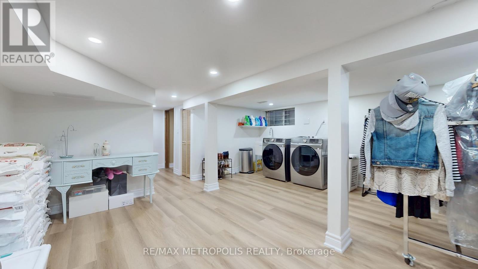 11 Conamore Crescent, Toronto, Ontario  M3J 1H2 - Photo 48 - W12683782