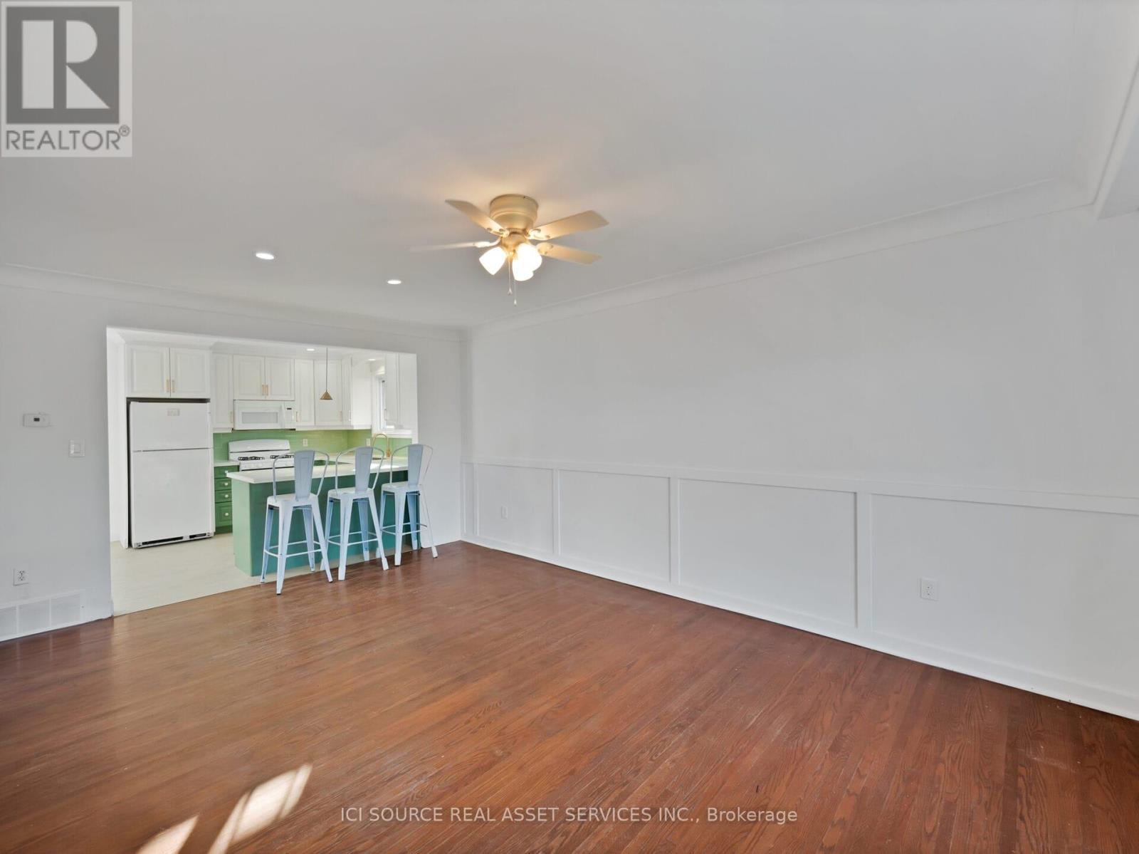 Upper - 6 Jasmin Crescent, St. Catharines, Ontario  L2T 2C1 - Photo 3 - X12683750