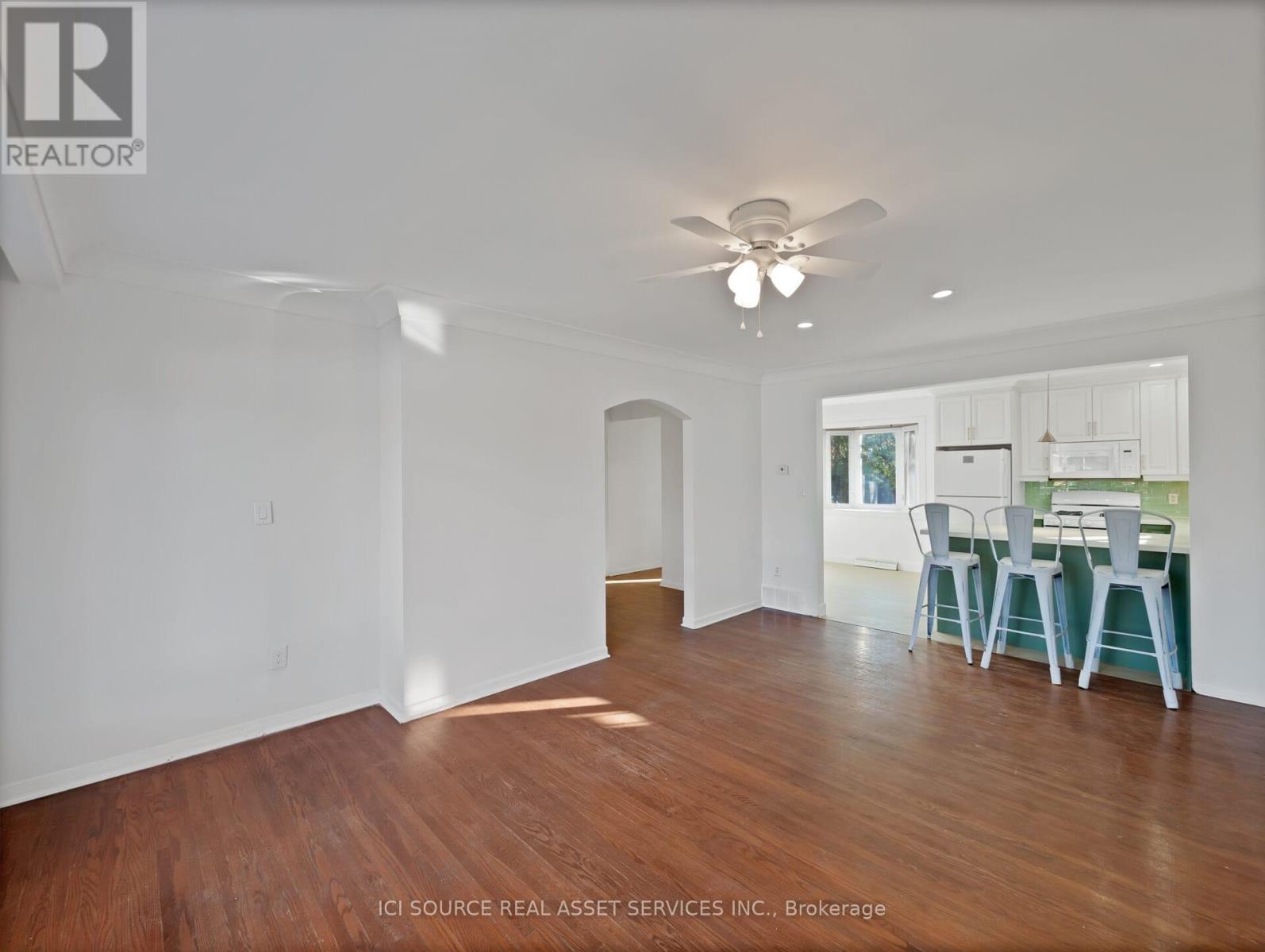 Upper - 6 Jasmin Crescent, St. Catharines, Ontario  L2T 2C1 - Photo 4 - X12683750