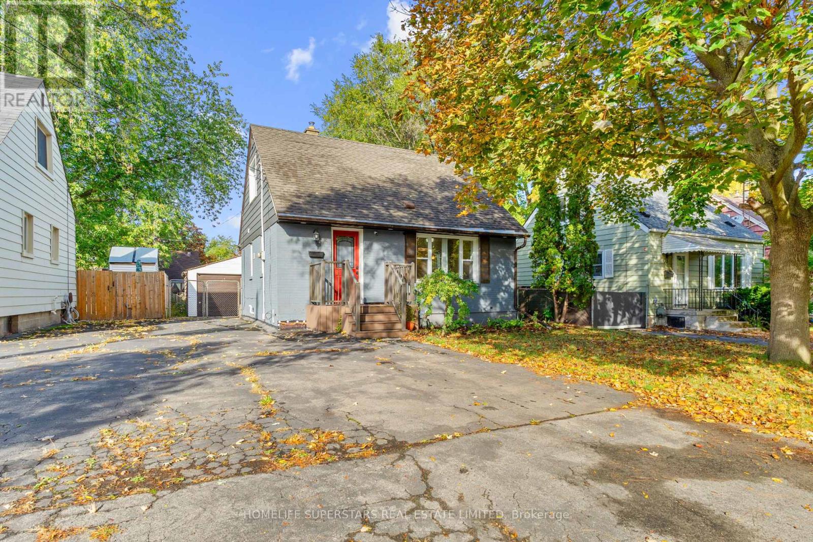 13 LEWIS STREET, Hamilton, Ontario