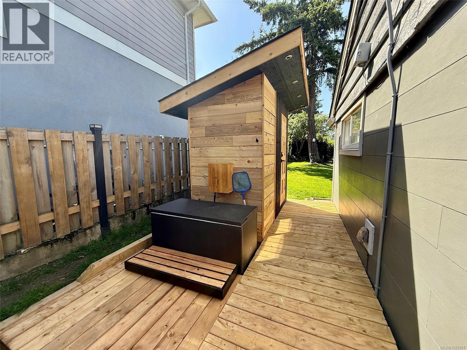 3350 Wascana St, Saanich, British Columbia  V9A 0A1 - Photo 14 - 1022891