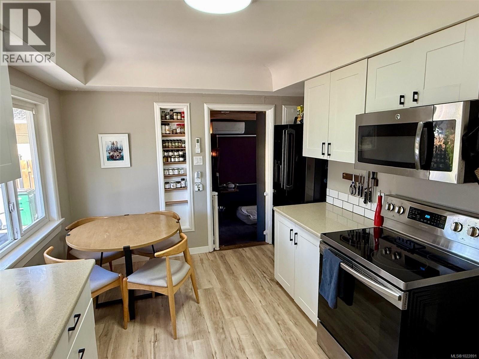 3350 Wascana St, Saanich, British Columbia  V9A 0A1 - Photo 7 - 1022891