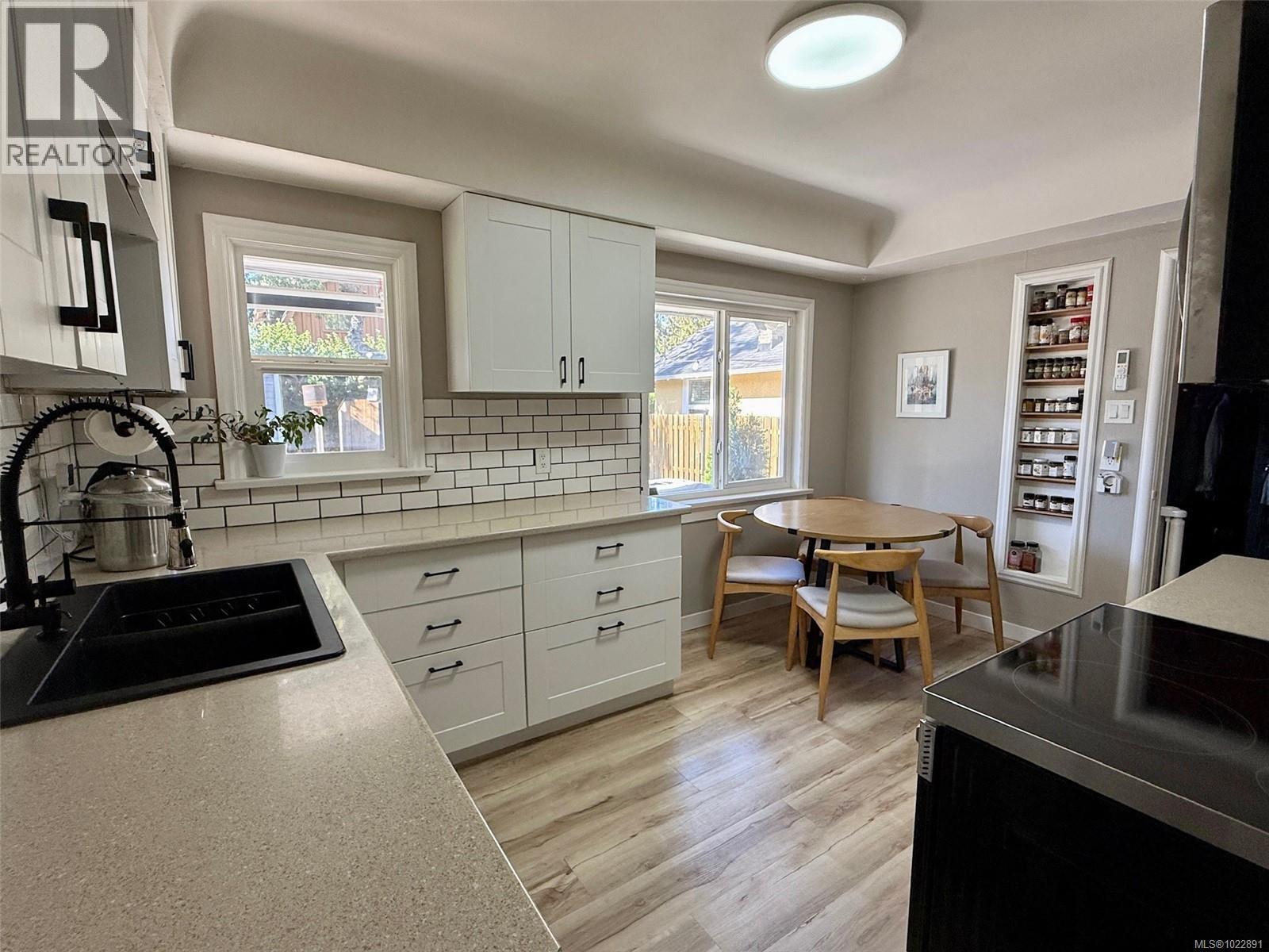 3350 Wascana St, Saanich, British Columbia  V9A 0A1 - Photo 8 - 1022891