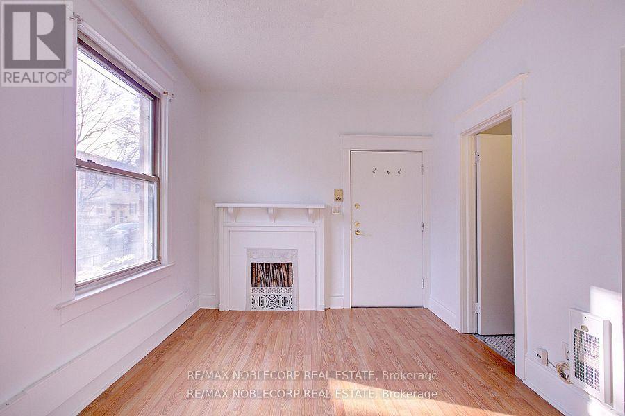 1 - 34 Winchester Street, Toronto, Ontario  M4X 1A7 - Photo 11 - C12683806
