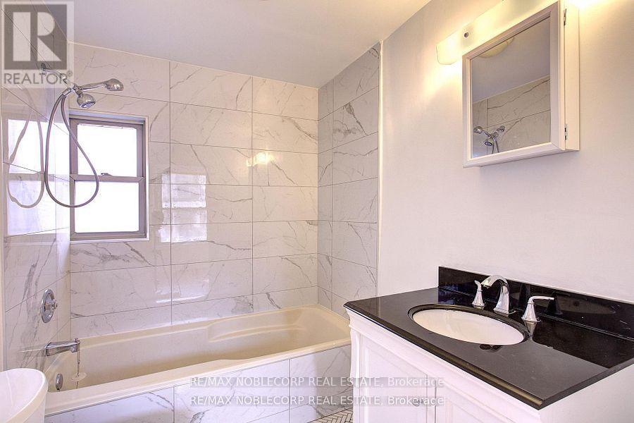 1 - 34 Winchester Street, Toronto, Ontario  M4X 1A7 - Photo 13 - C12683806