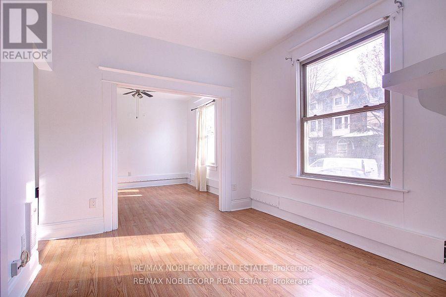 1 - 34 Winchester Street, Toronto, Ontario  M4X 1A7 - Photo 4 - C12683806