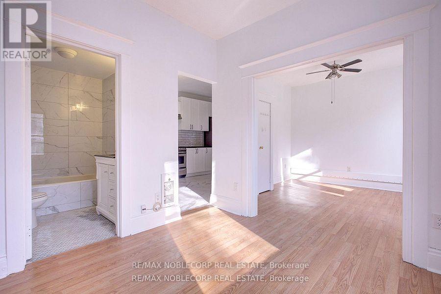 1 - 34 Winchester Street, Toronto, Ontario  M4X 1A7 - Photo 6 - C12683806