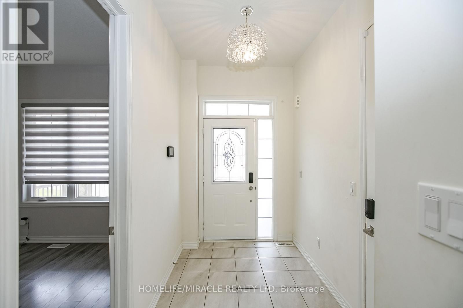 131 Kingsmere Crescent, New Tecumseth, Ontario  L9R 0K8 - Photo 3 - N12683794