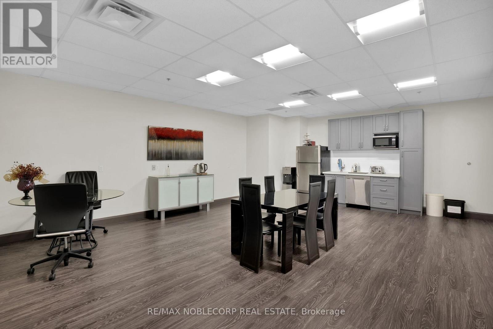 9033 Leslie Street W, Richmond Hill, Ontario  L4B 4K3 - Photo 16 - N12683812