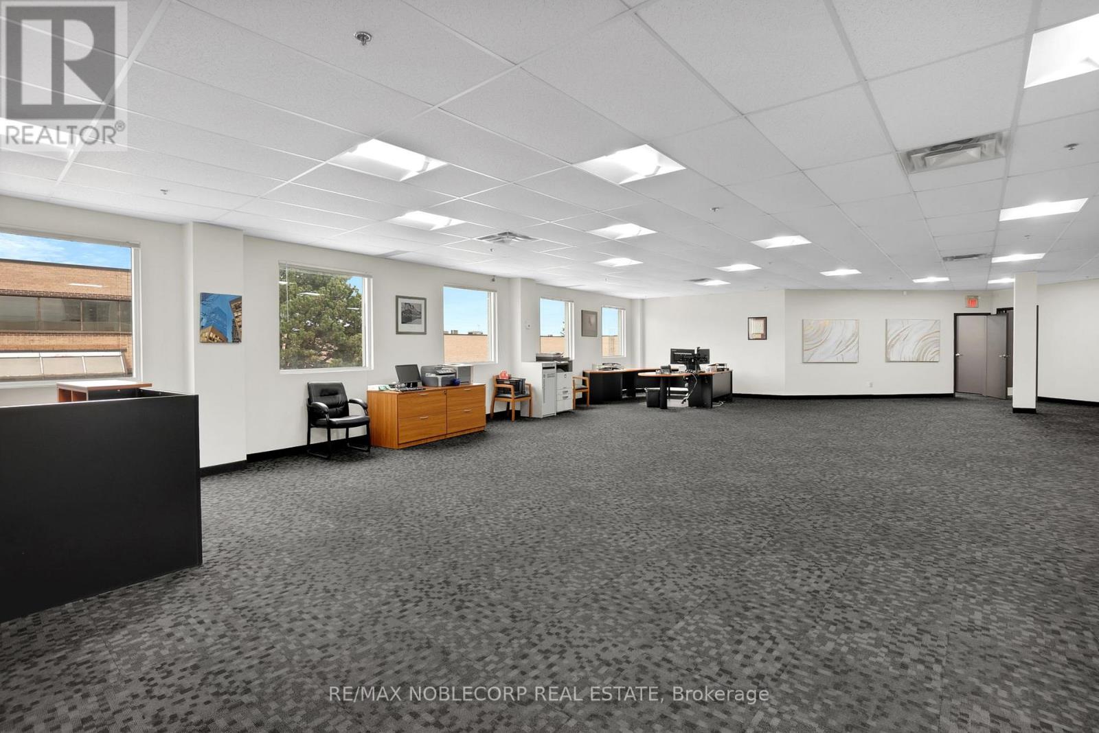 9033 Leslie Street W, Richmond Hill, Ontario  L4B 4K3 - Photo 23 - N12683812