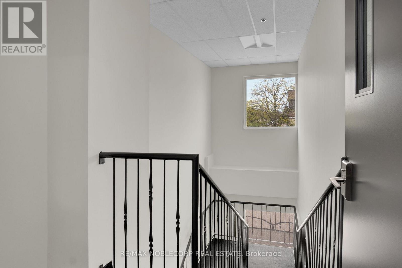 9033 Leslie Street W, Richmond Hill, Ontario  L4B 4K3 - Photo 25 - N12683812