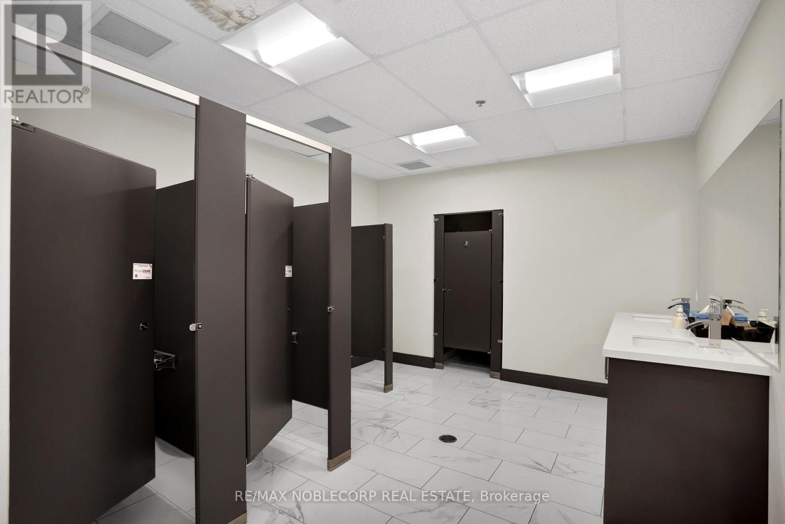 9033 Leslie Street W, Richmond Hill, Ontario  L4B 4K3 - Photo 27 - N12683812