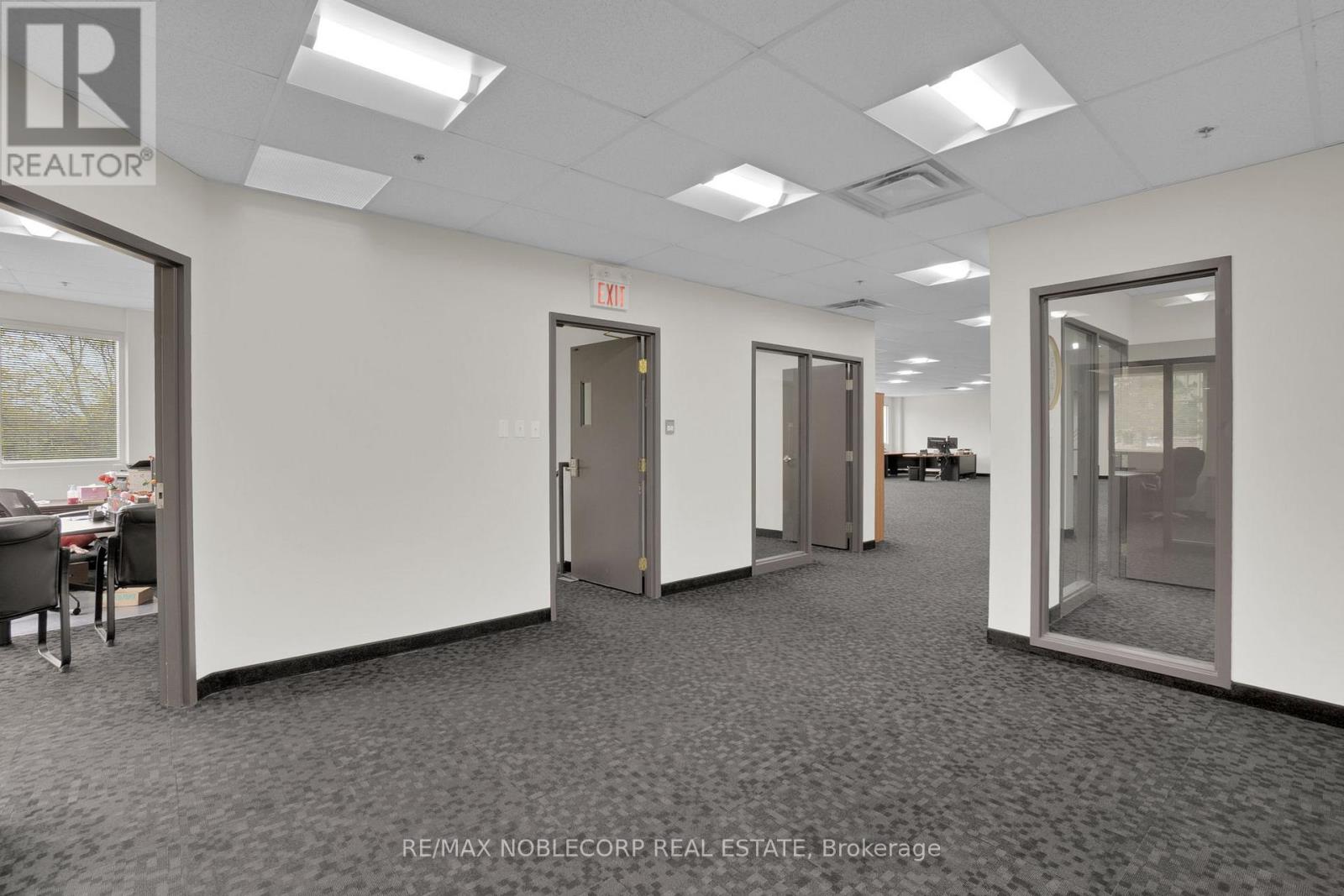 9033 Leslie Street W, Richmond Hill, Ontario  L4B 4K3 - Photo 4 - N12683812