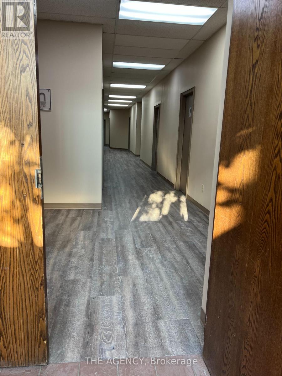 3f - 64 Jardin Drive, Vaughan, Ontario  L4K 3P3 - Photo 3 - N12683836