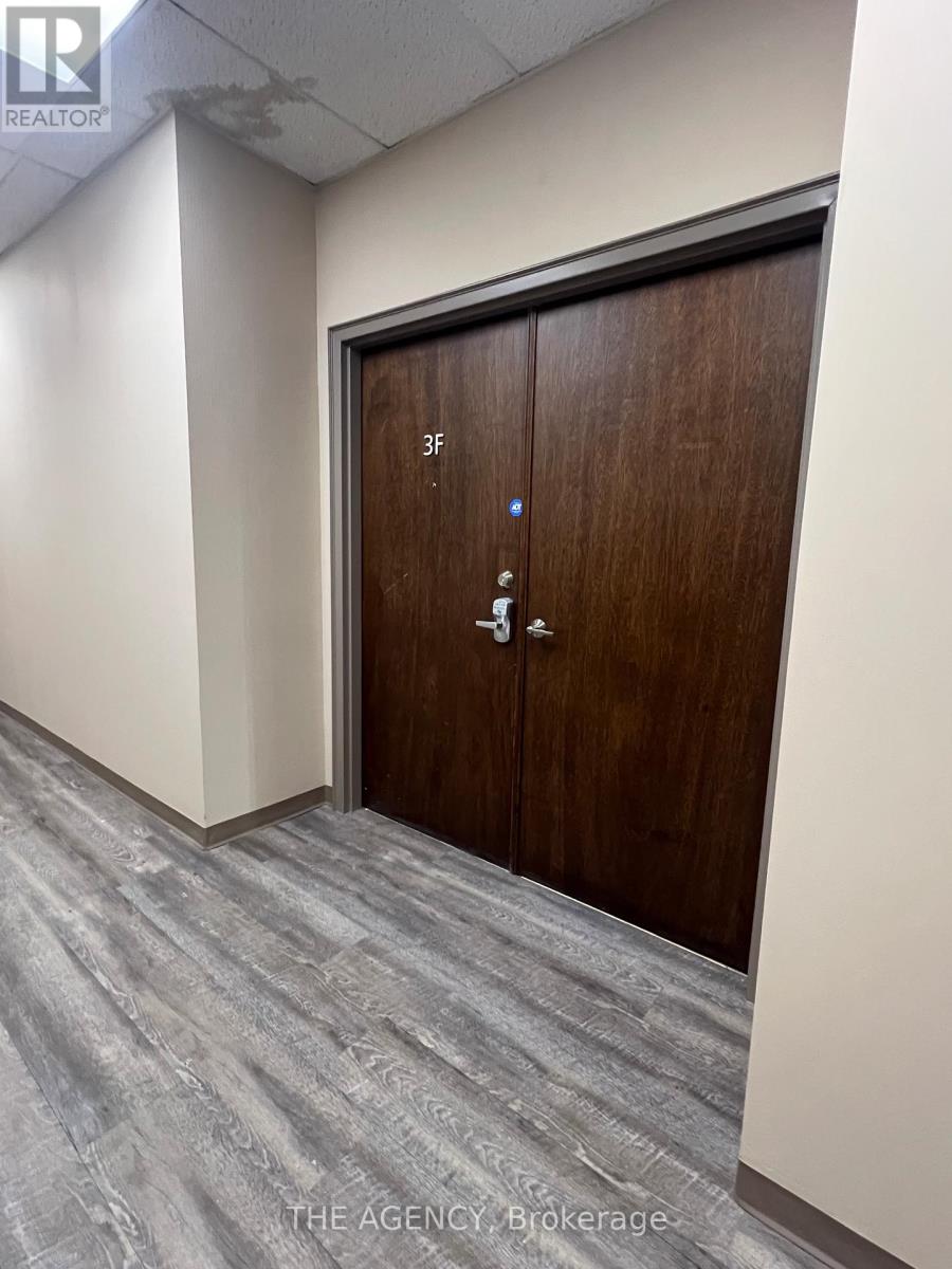 3f - 64 Jardin Drive, Vaughan, Ontario  L4K 3P3 - Photo 4 - N12683836