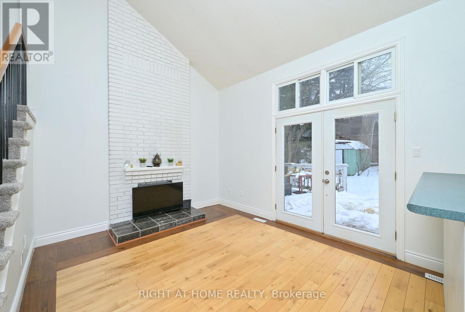 82 Leacrest Street, Brampton, Ontario  L6S 3K6 - Photo 10 - W12683792