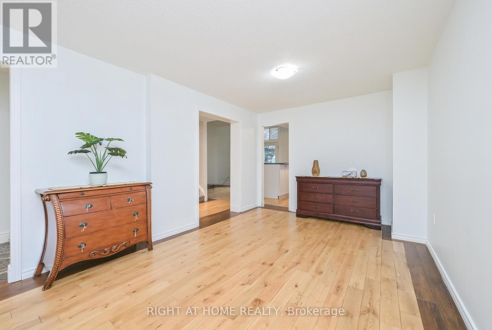 82 Leacrest Street, Brampton, Ontario  L6S 3K6 - Photo 16 - W12683792