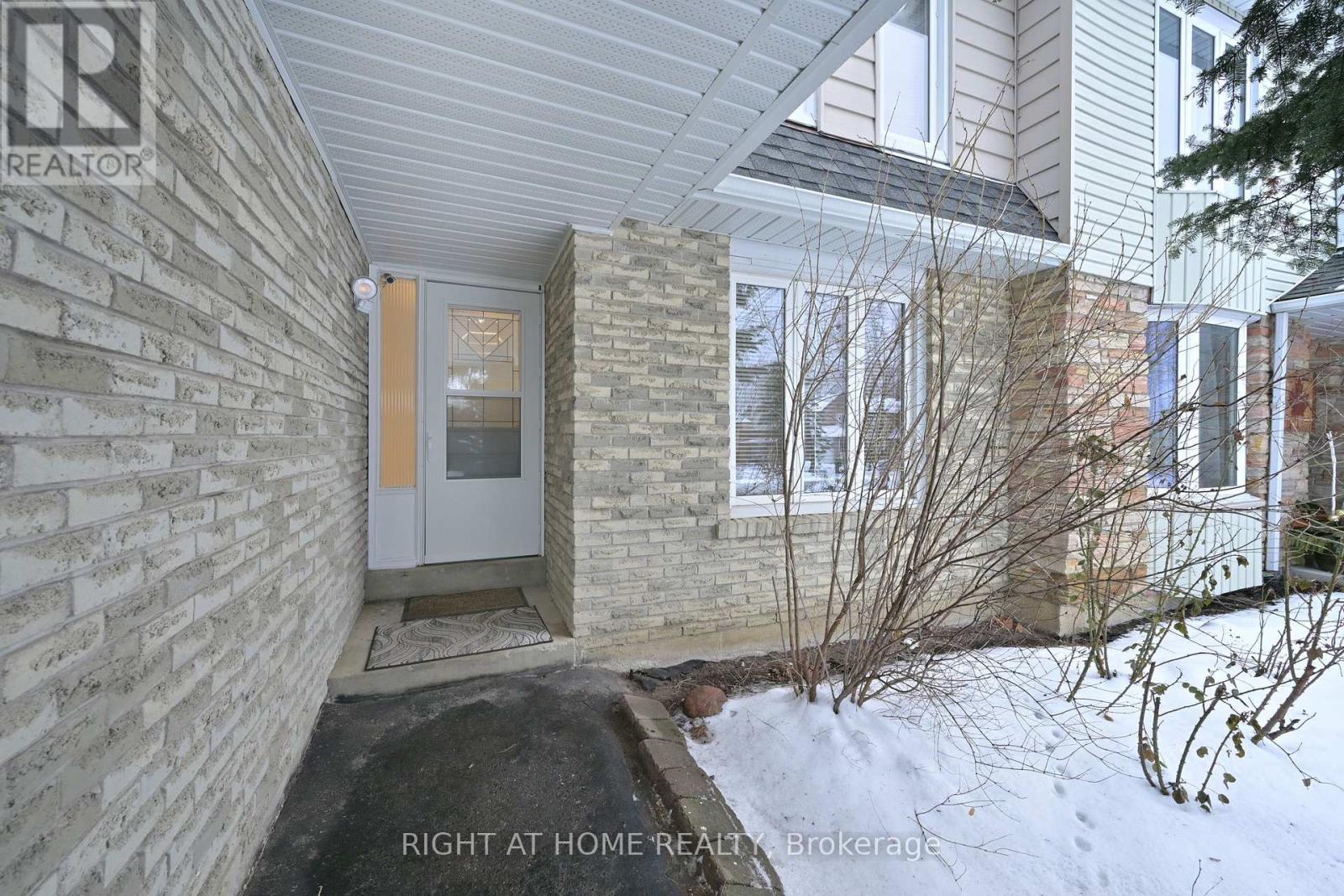 82 Leacrest Street, Brampton, Ontario  L6S 3K6 - Photo 2 - W12683792