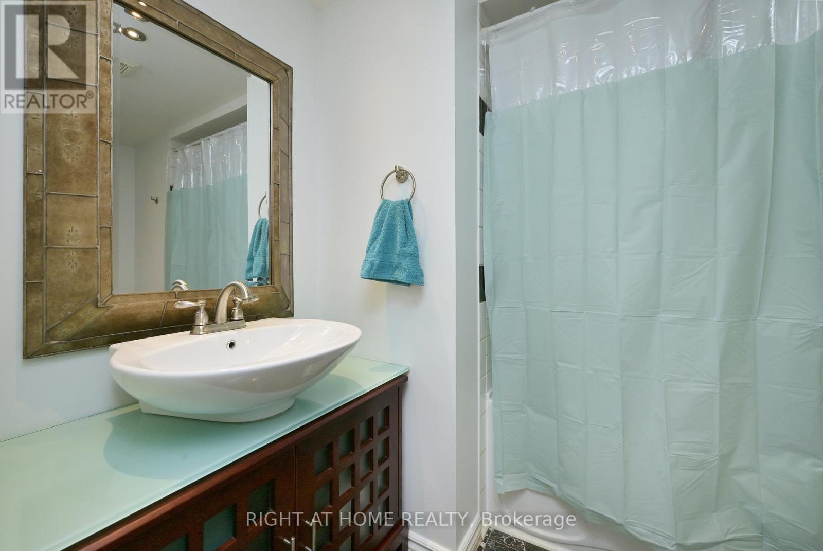 82 Leacrest Street, Brampton, Ontario  L6S 3K6 - Photo 24 - W12683792