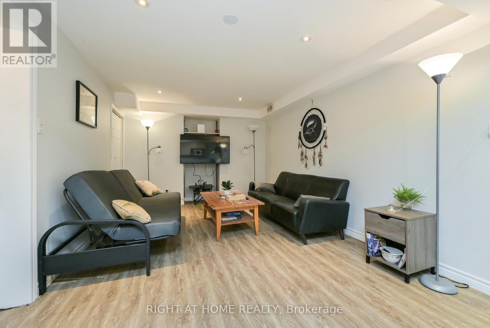 82 Leacrest Street, Brampton, Ontario  L6S 3K6 - Photo 27 - W12683792