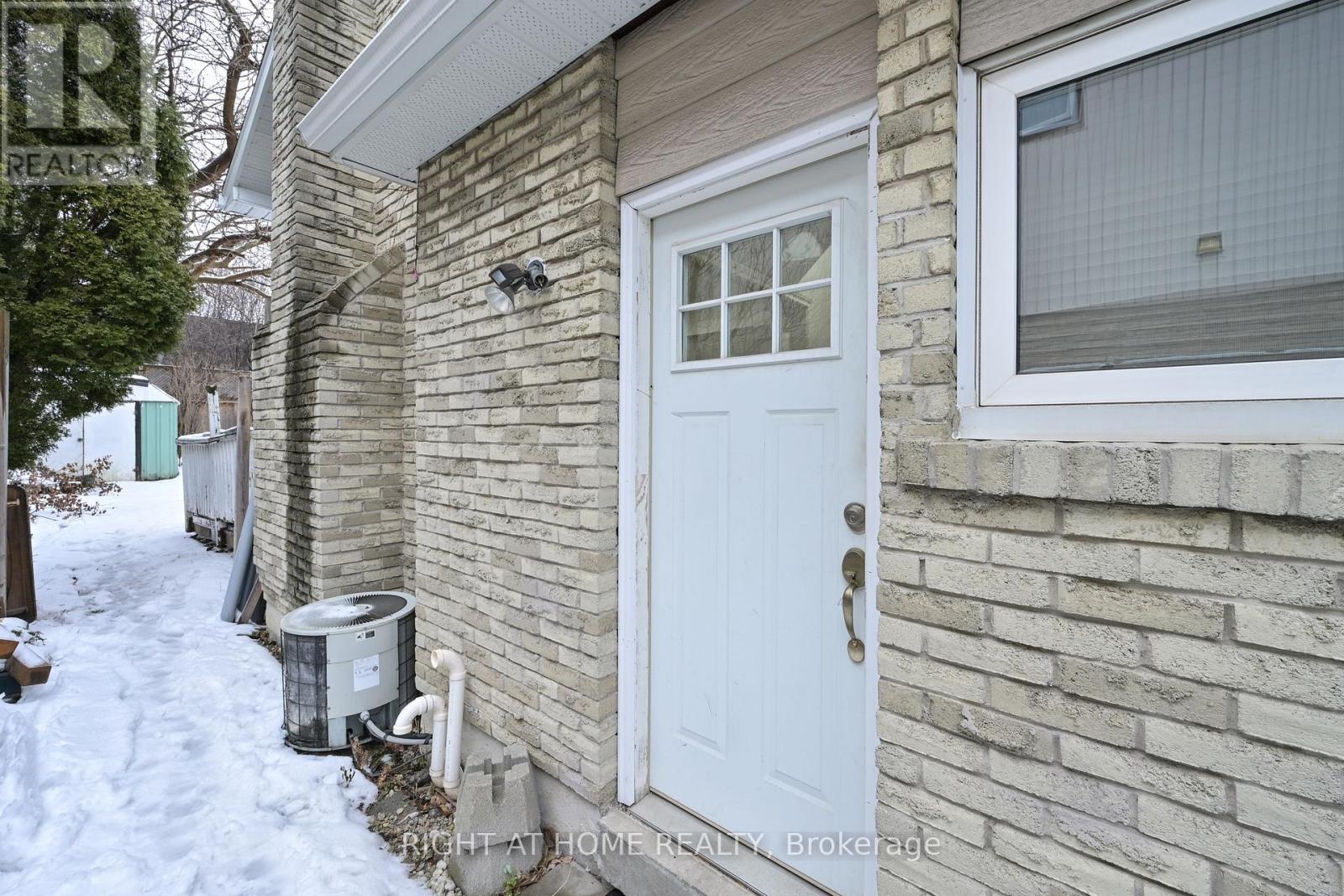 82 Leacrest Street, Brampton, Ontario  L6S 3K6 - Photo 31 - W12683792