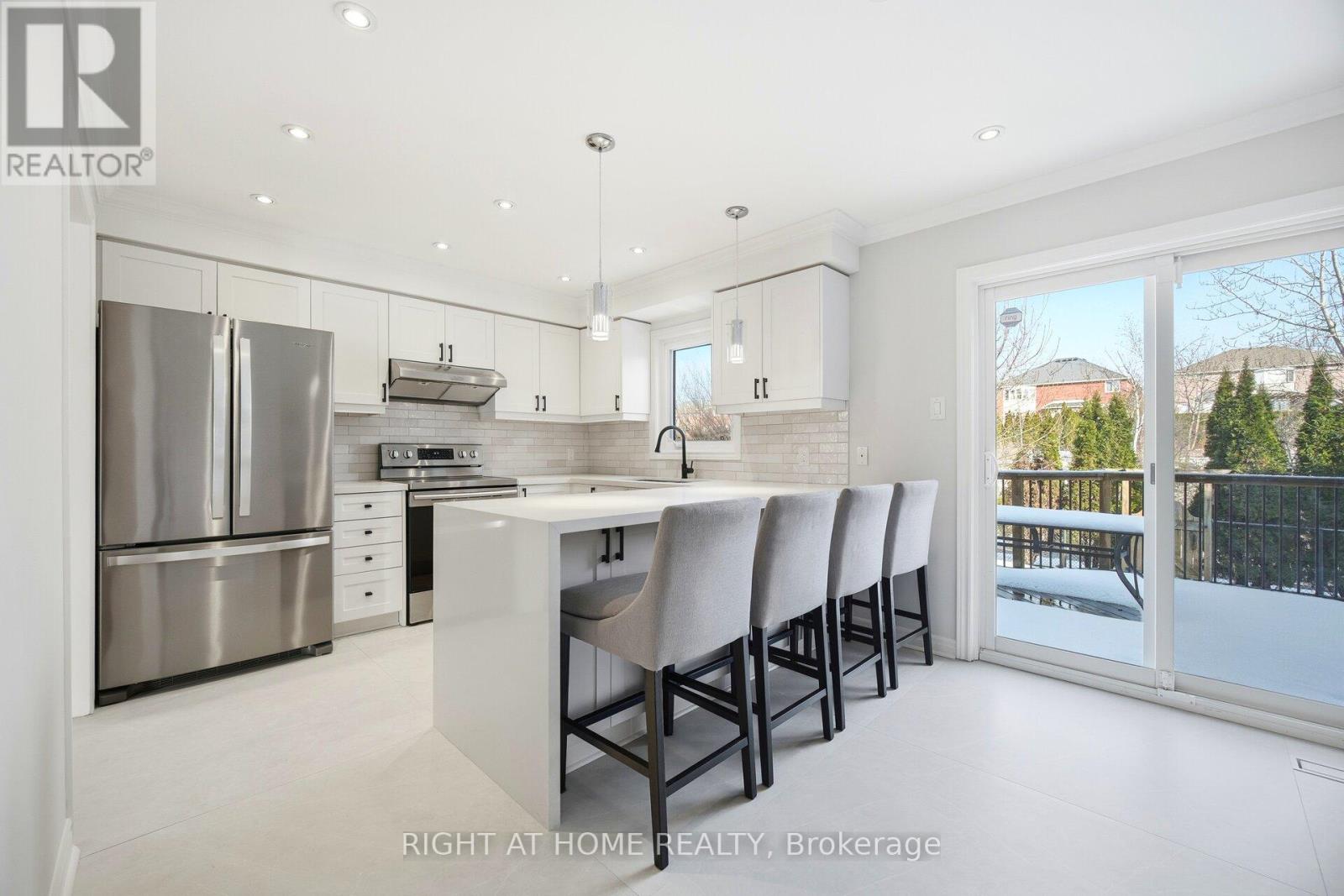 6859 Gracefield Drive, Mississauga, Ontario  L5N 6T6 - Photo 14 - W12683804